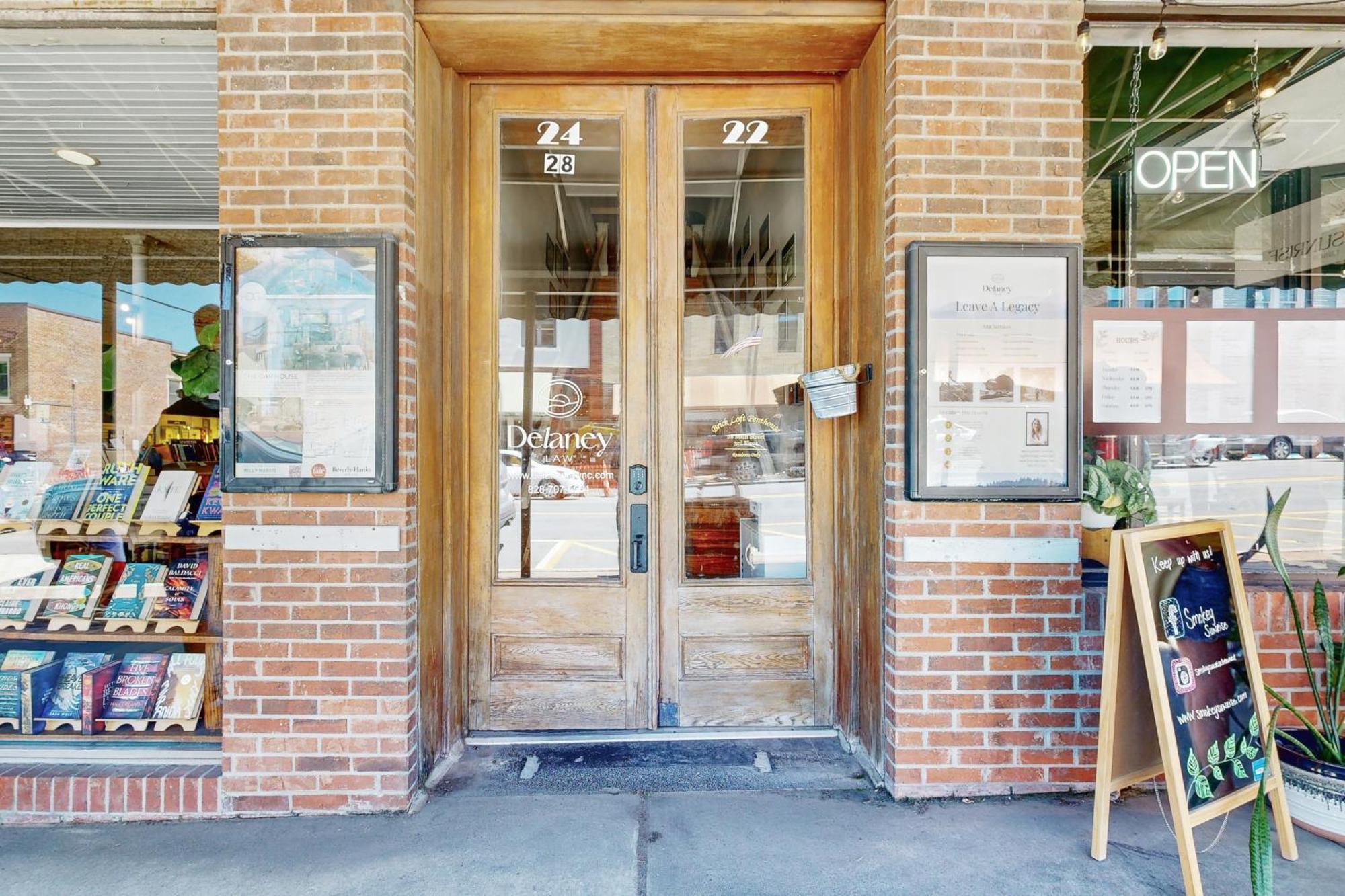 Ferienwohnung Brick Loft Penthouse On Main Brevard Exterior foto